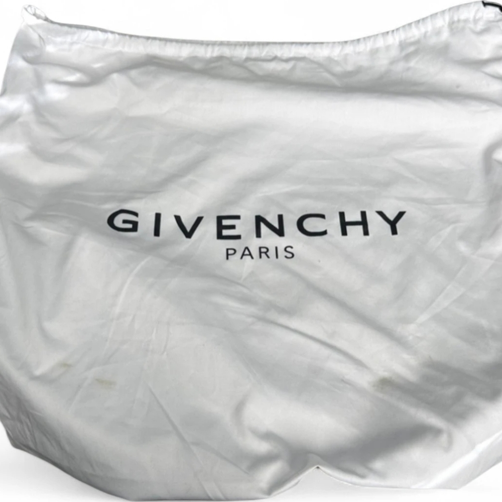 GIVENCHY Medium Antigona Shoulder Bag - Picture 13 of 13